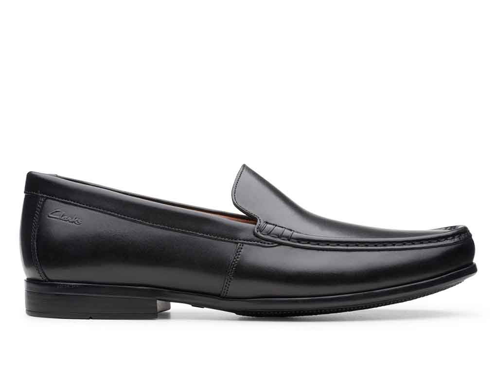 clarks claude plain black